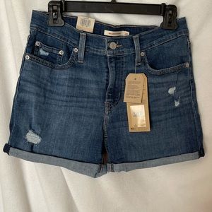 NWT Levi’s Mid-Length Shorts